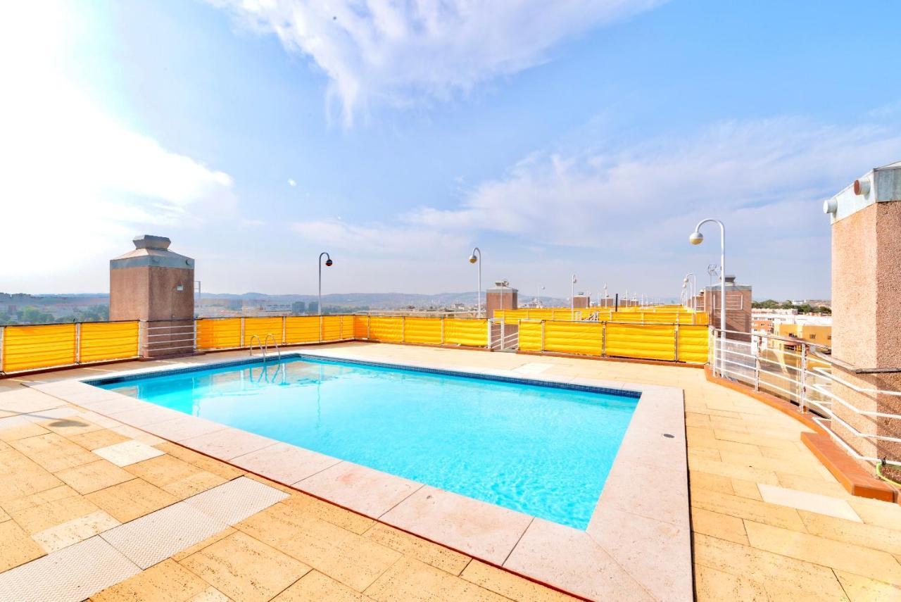Lisbon Swimming Pool Apartment With Private Parking Exterior foto